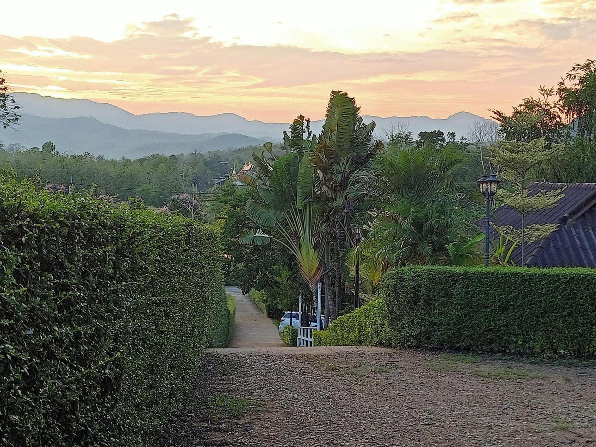 Pura Vida Pai Resort Exterior photo